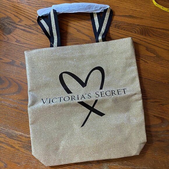 Victoria’s Secret 2017 Fashion Show  Limited Edition Silver Glitter Tote Bag NWT - Picture 1 of 4